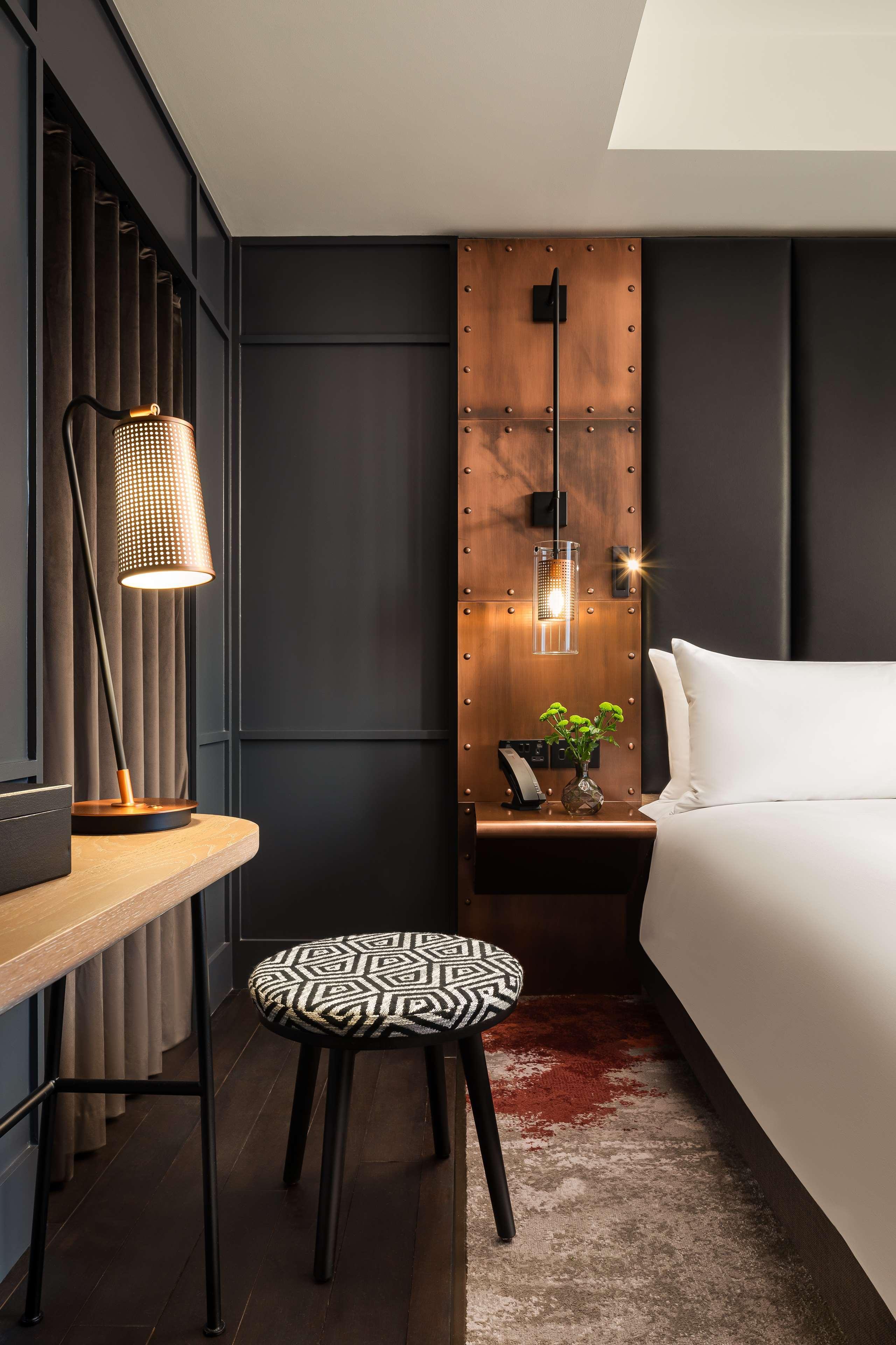 Отель The Gantry London Curio Collection By Hilton Экстерьер фото