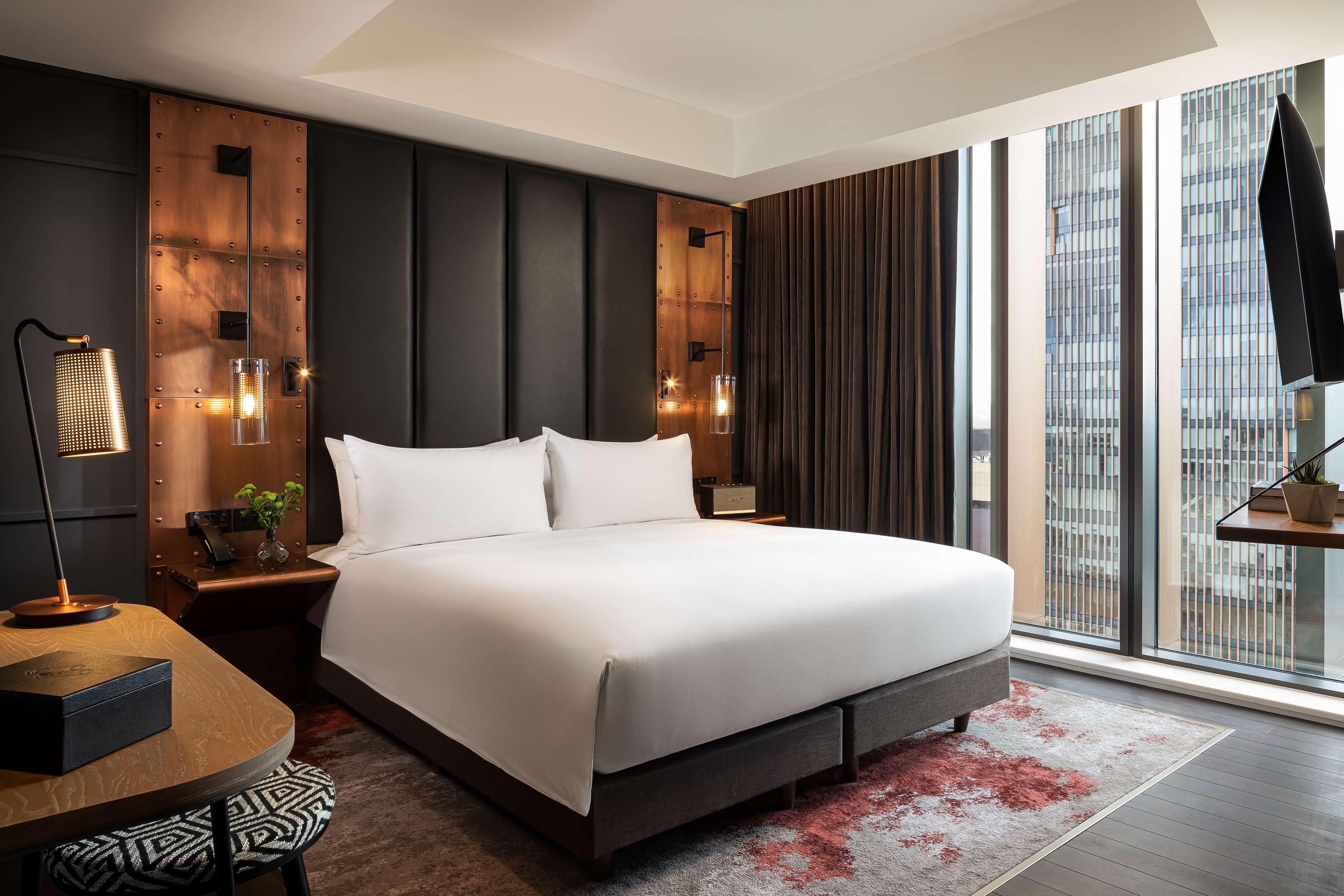 Отель The Gantry London Curio Collection By Hilton Экстерьер фото
